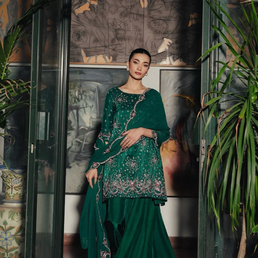 Pakistani/indian Elegant Green Embroidered Dress - Picture 1 of 6